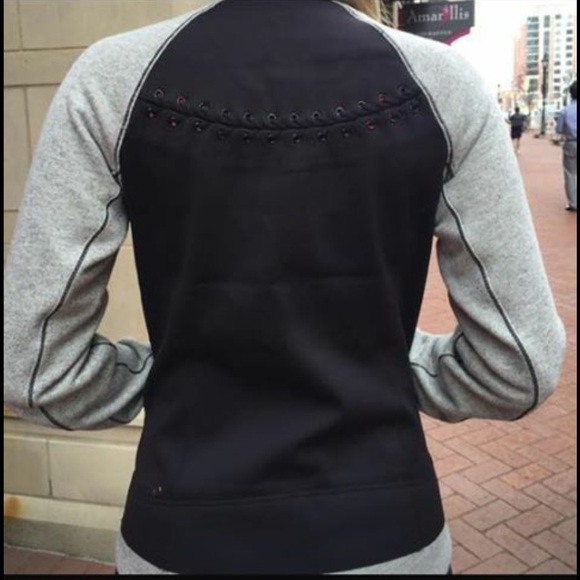 COPY - Lululemon Var-City Bomber Jacket Size 10 - Picture 1 of 4
